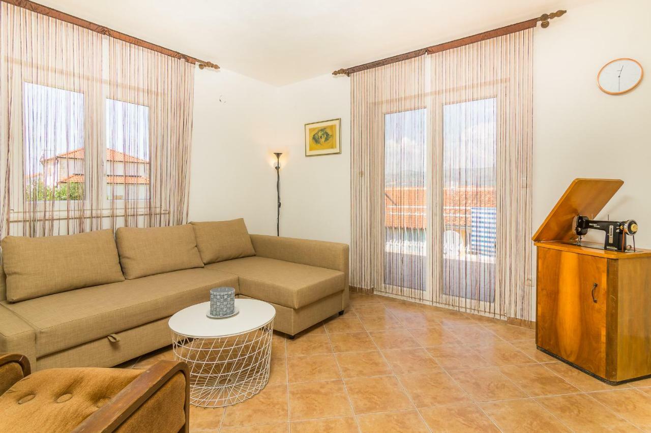Apartment "On The Beach" 特罗吉尔 外观 照片